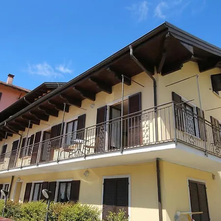 아파트 Petalo Bianco: 100m From Lake, Parking And Balcony - Happy *