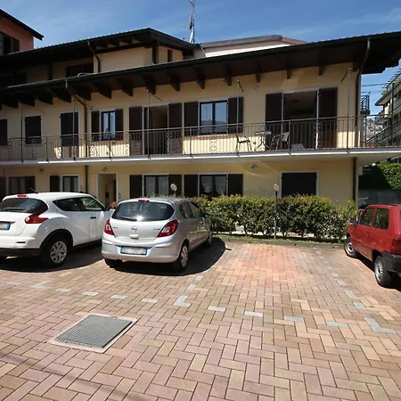 Petalo Bianco: 100m From Lake, Parking And Balcony - Happy * 바메노