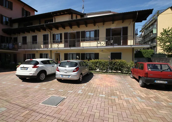 Petalo Bianco 100m From - Happy * Baveno